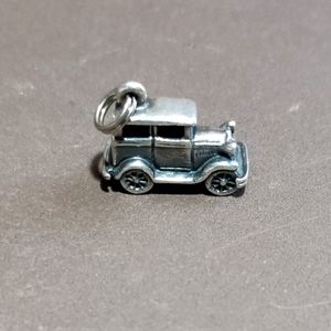 Retired rare vintage 3d James Avery  old car charm
